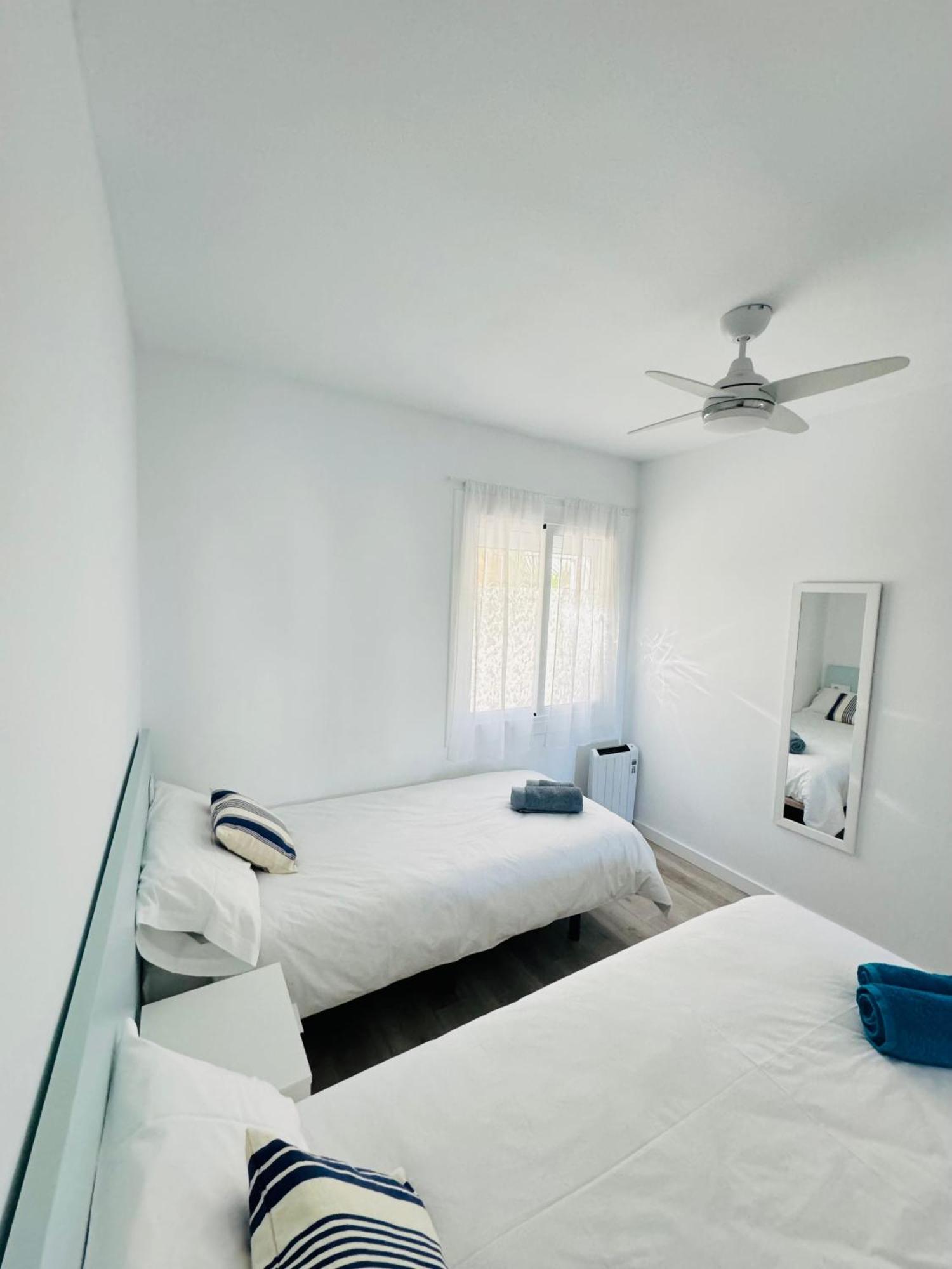 Apartamento Canyelles Playa Roses Extérieur photo